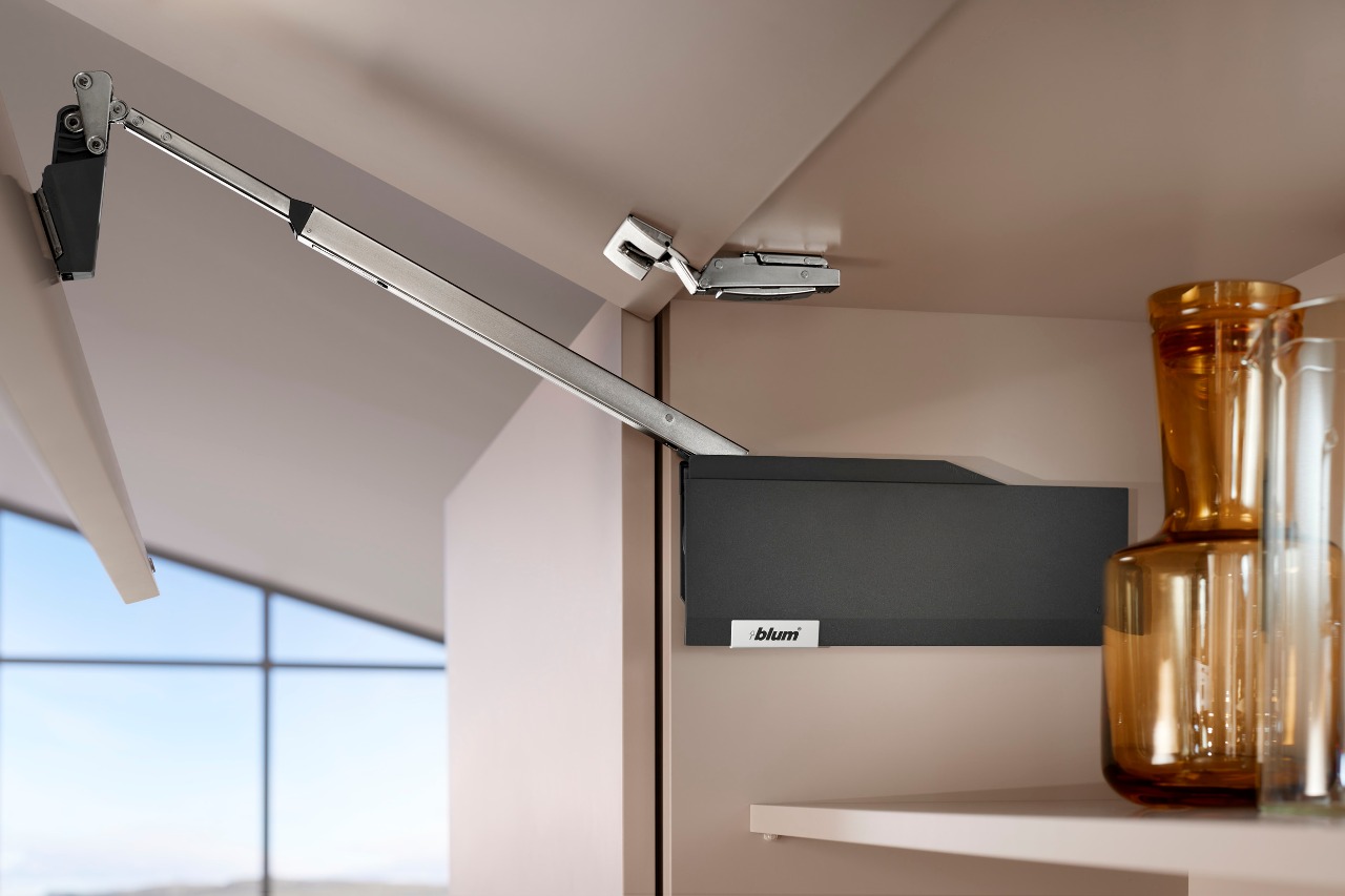 Подъёмники и кронштейны Blum